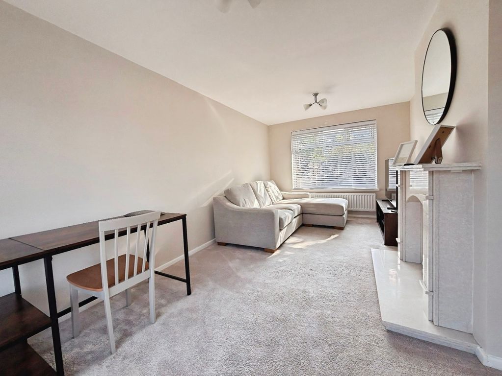 Property photo 2 of 19 5305701