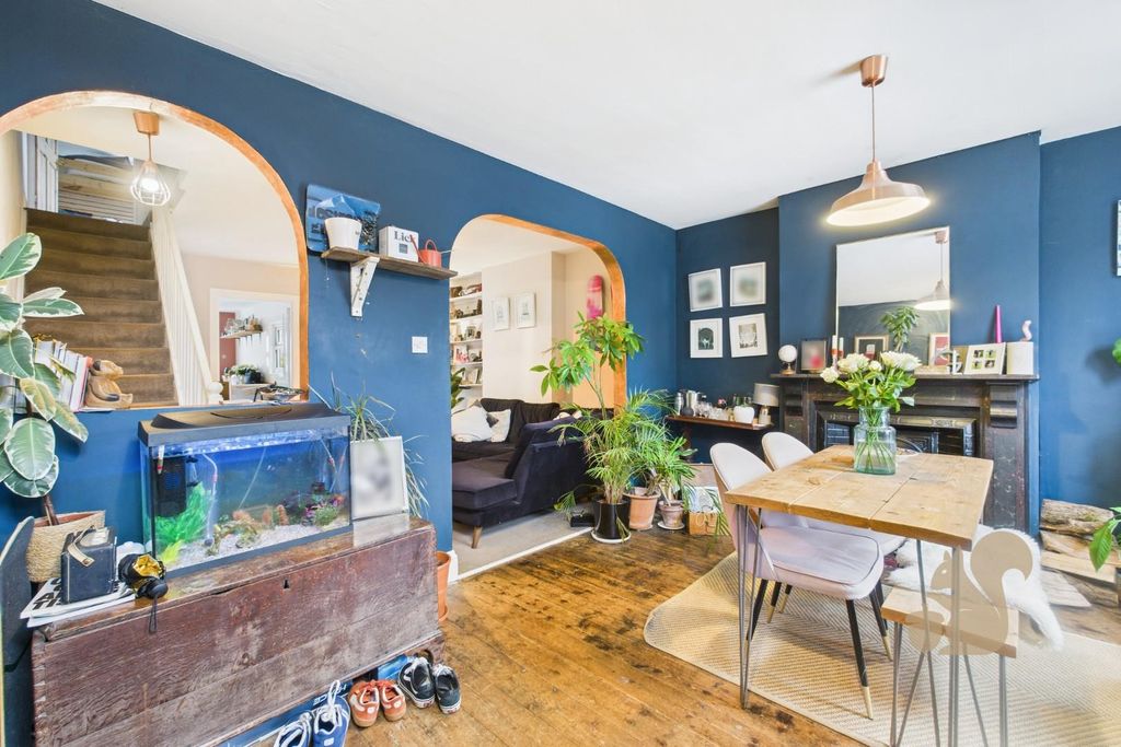 Property photo 2 of 20 Cam01254G0-Pr0369-Still001.Jpg