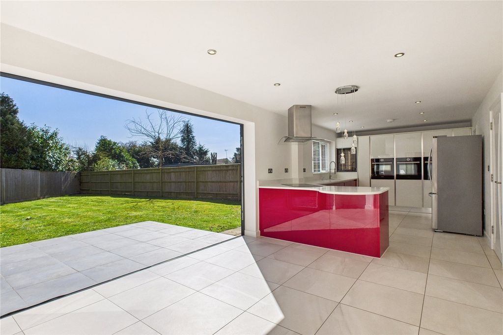 Property photo 2 of 33 Picture No. 54