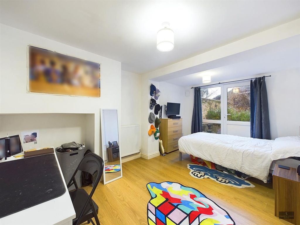 Property photo 2 of 7 Cam02887G0-Pr0371-Still005.Jpg