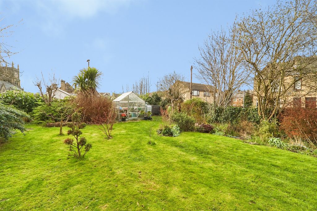 Property photo 2 of 19