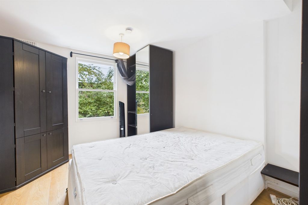 Property photo 3 of 8 Bedroom