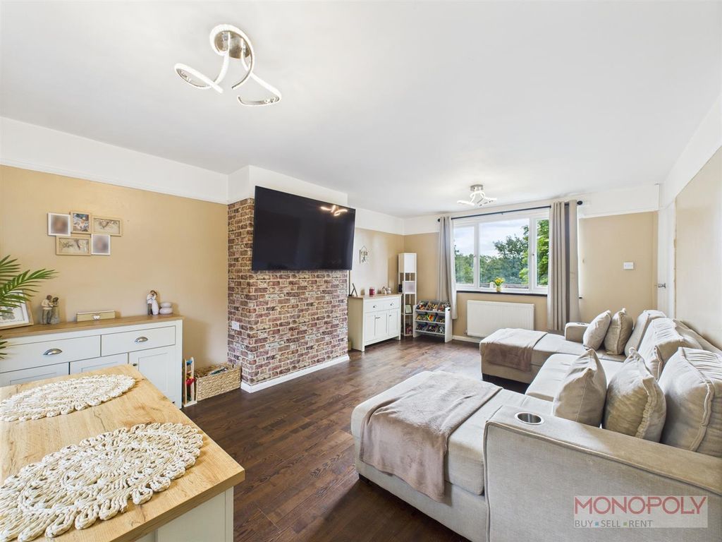 Property photo 2 of 24 Cam04439G0-Pr0087-Still004.Jpg