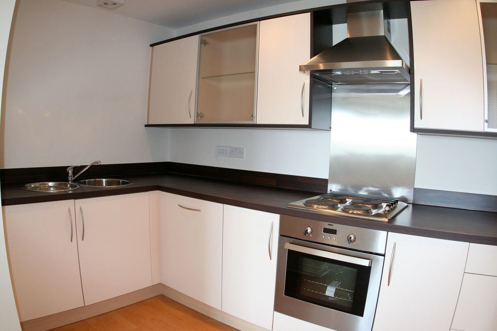Property photo 2 of 7 Kitchen