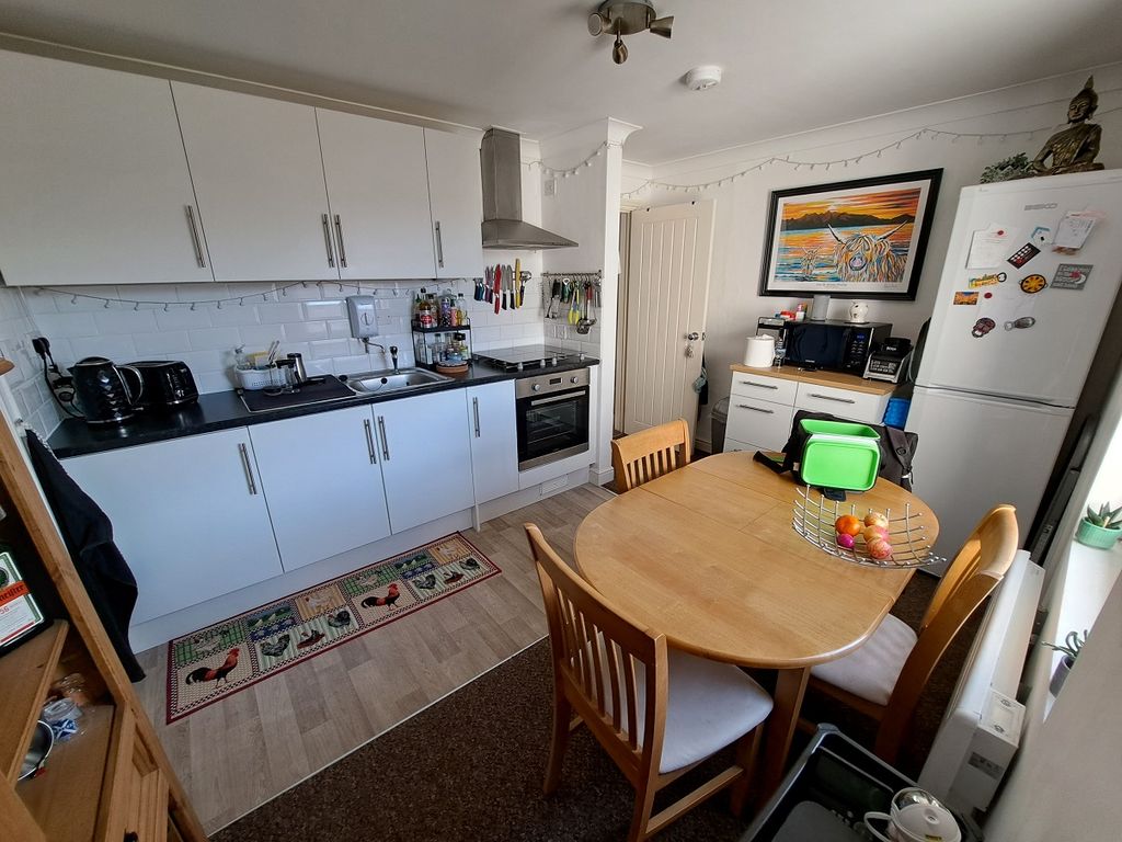 Property photo 3 of 5 Kitchen / Diner