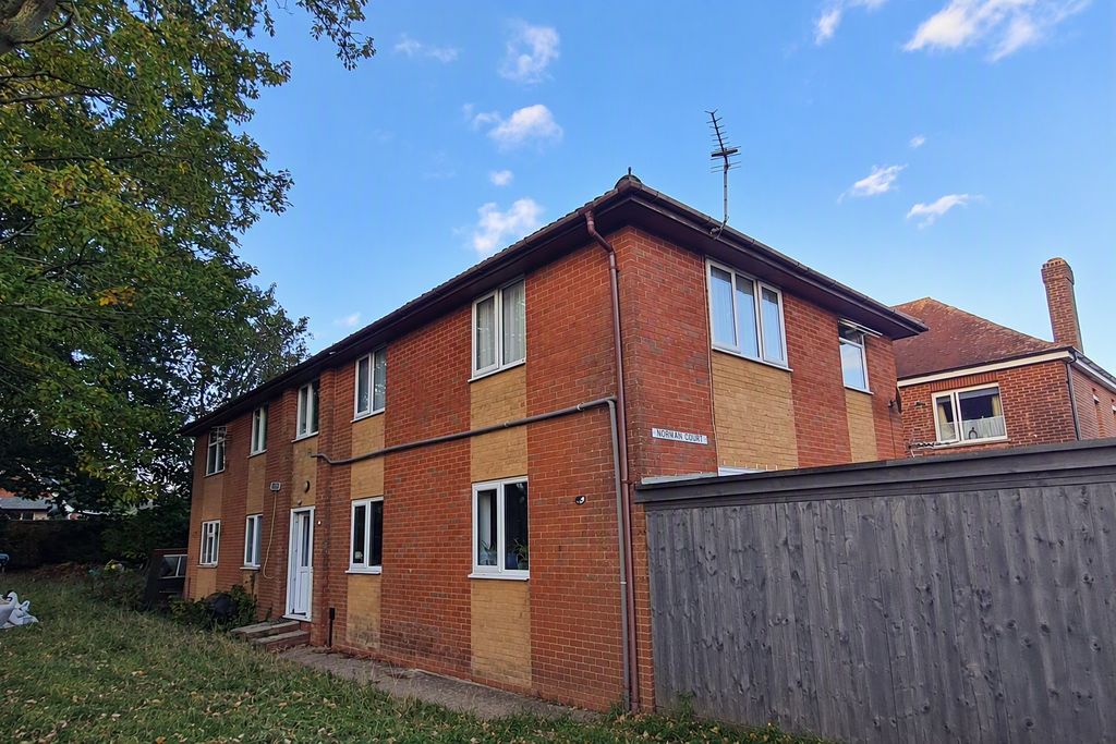 Property photo 1 of 8