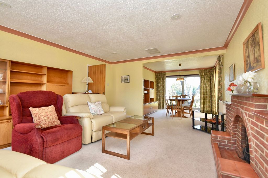 Property photo 3 of 18