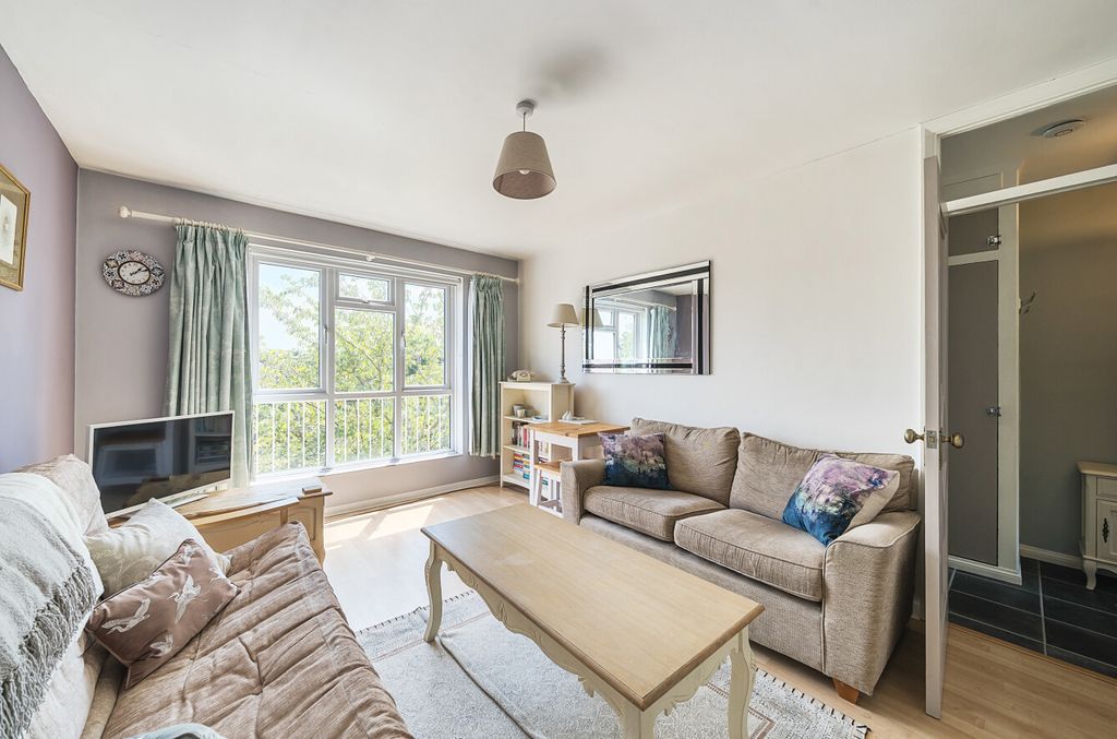 Property photo 2 of 11 1319336-7-6867d0A...