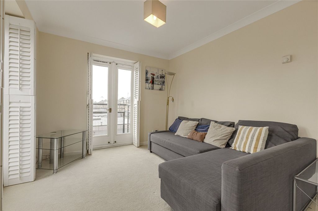 Property photo 3 of 8 Reception