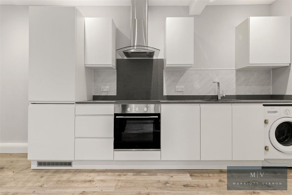 Property photo 2 of 9 Brighton Road 305-309 1 MV-4.Jpg