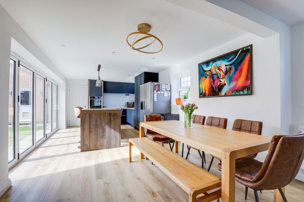 Property photo 3 of 35