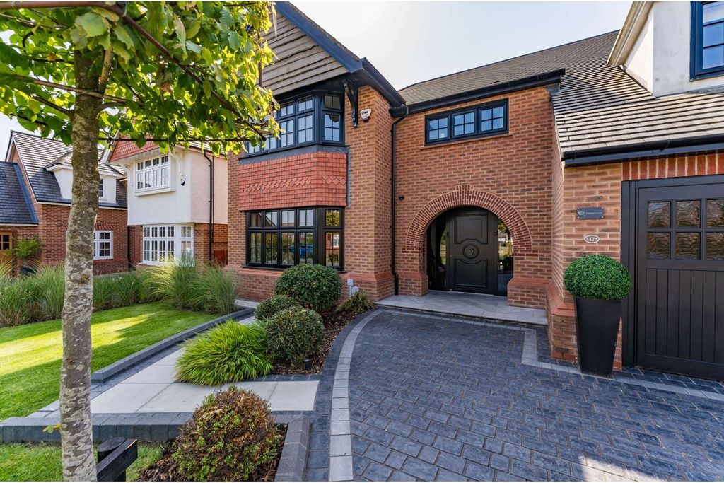 Property photo 2 of 48