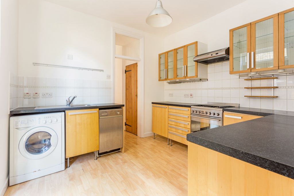 Property photo 1 of 7 Kitchen