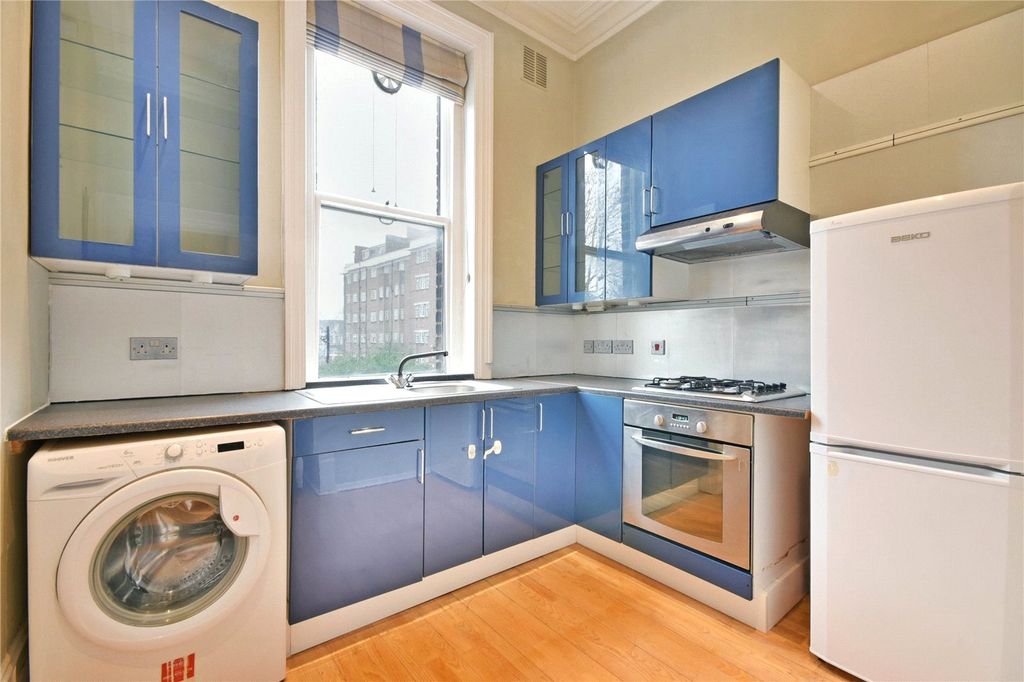 Property photo 3 of 11 Picture No. 10