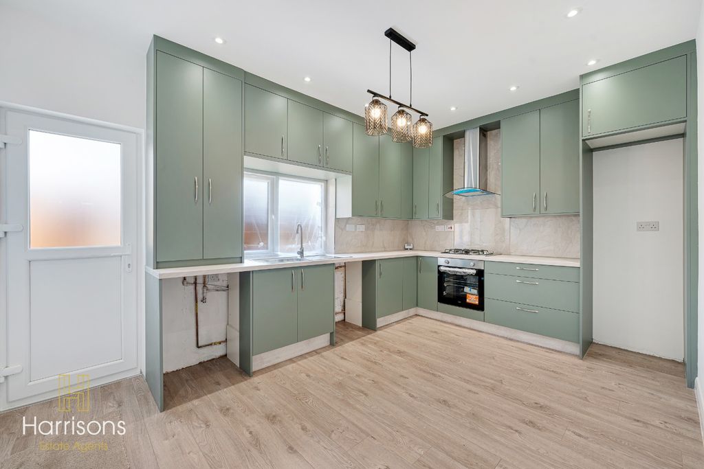 Property photo 3 of 21 5187134
