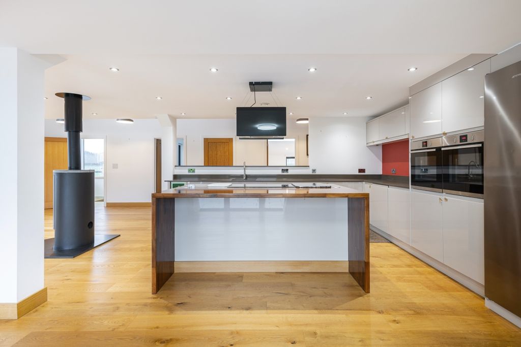 Property photo 3 of 26 3