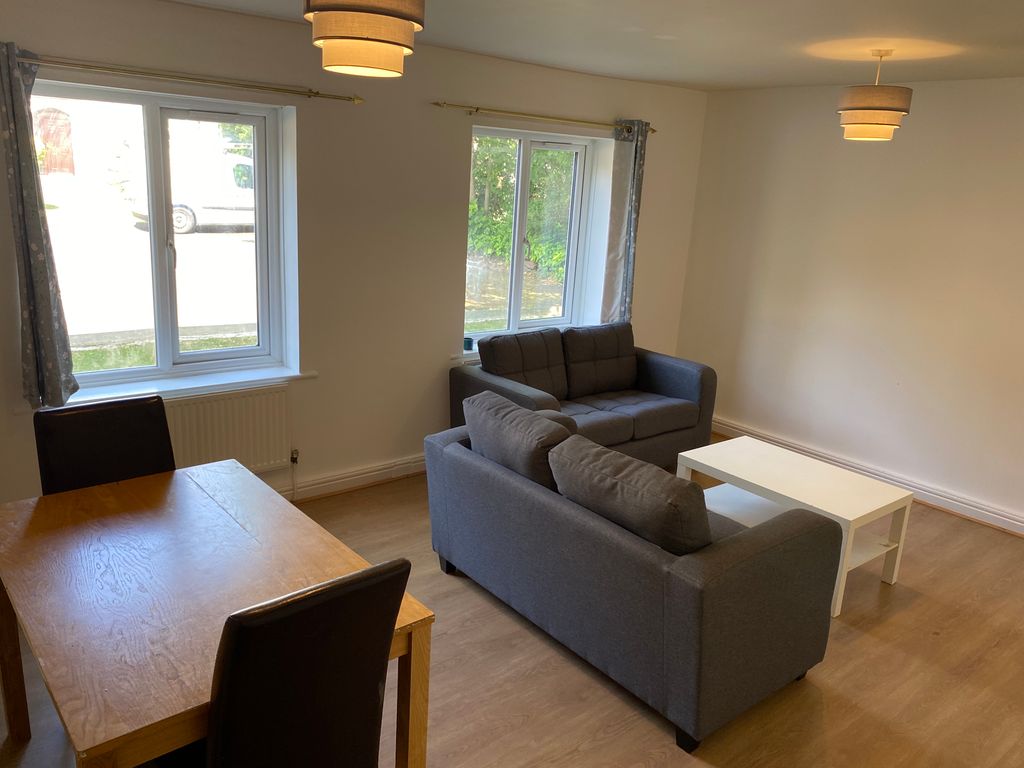 Property photo 1 of 11 Living Room 