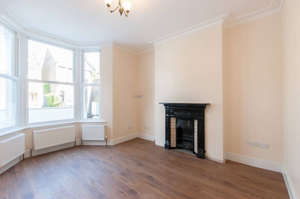 Property photo 2 of 5