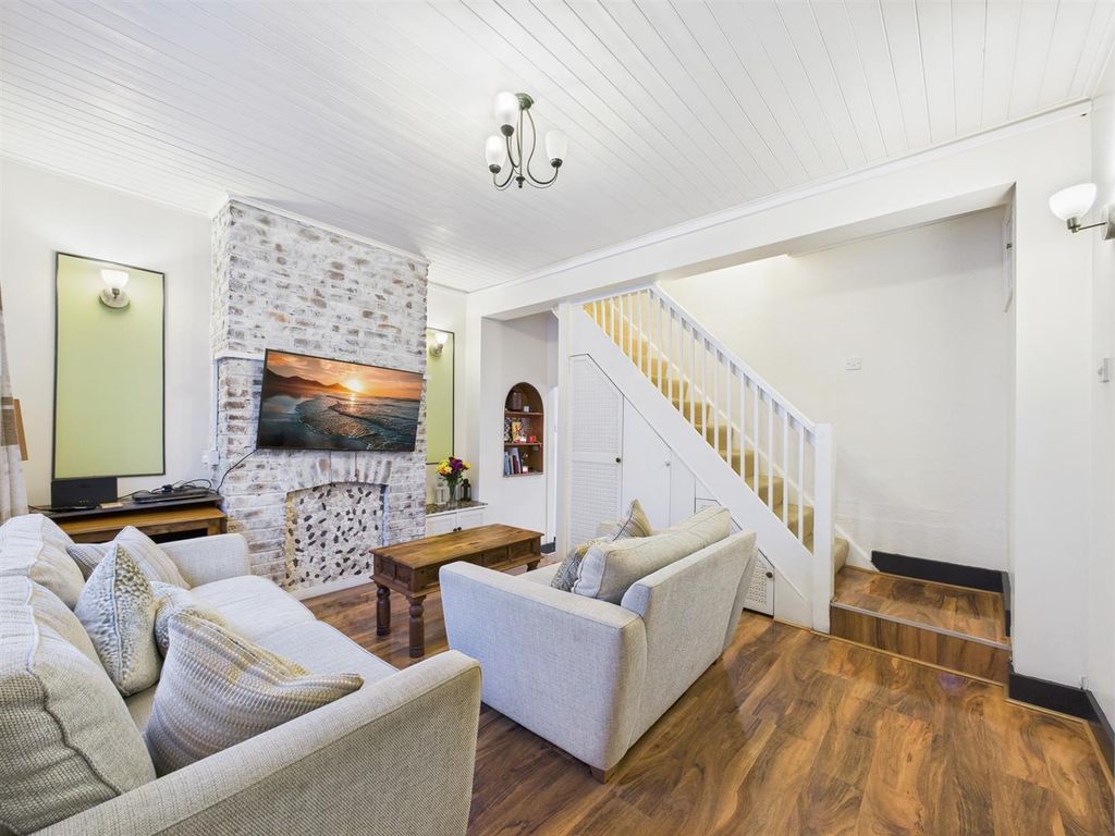 Property photo 3 of 18 Cam01358G0-Pr0197-Still002.Jpg