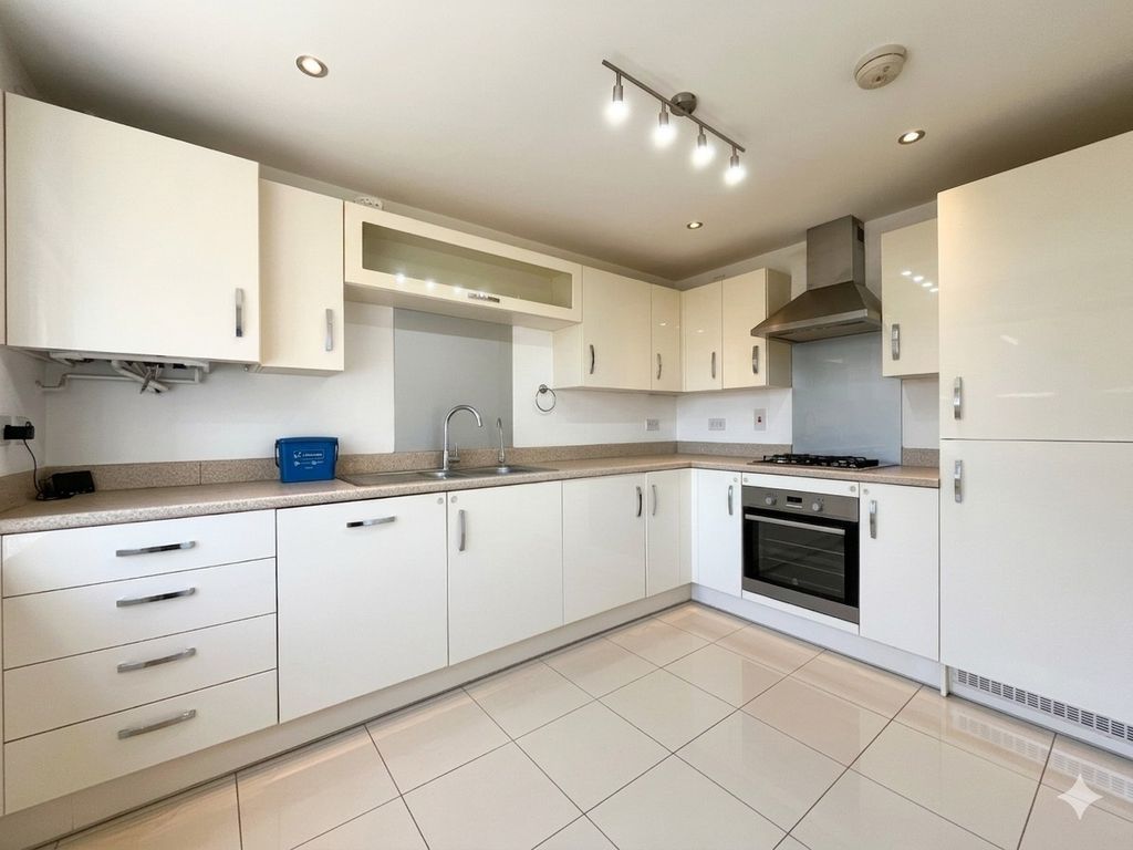 Property photo 3 of 16 5112662