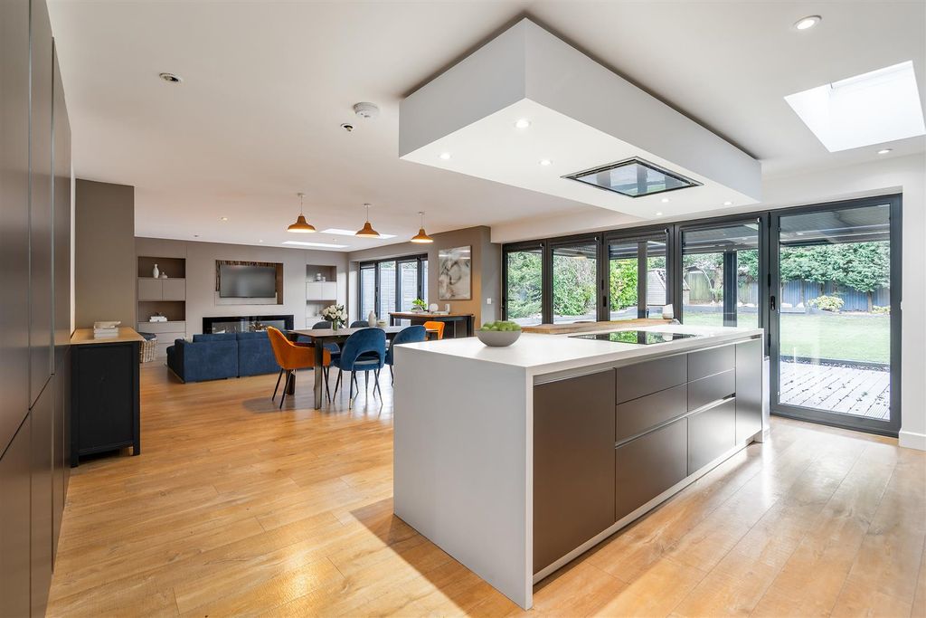 Property photo 3 of 24 24 Warren Drive_7_Final 03.Jpg