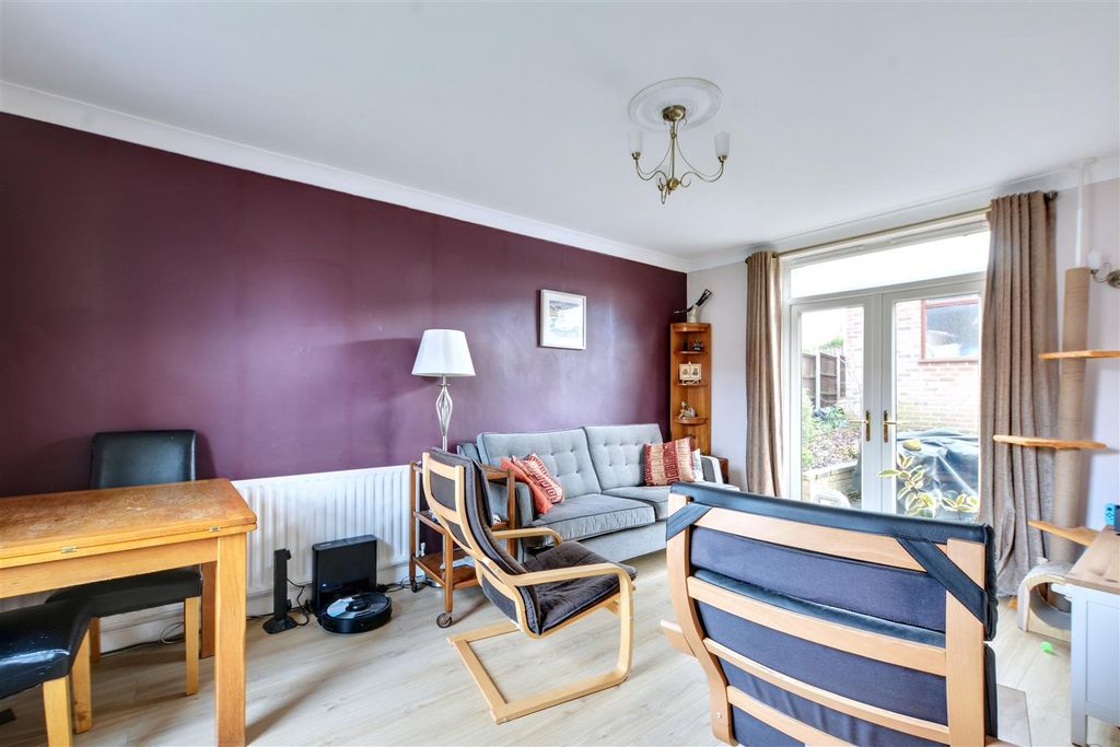 Property photo 3 of 23 Lounge_1.Jpeg