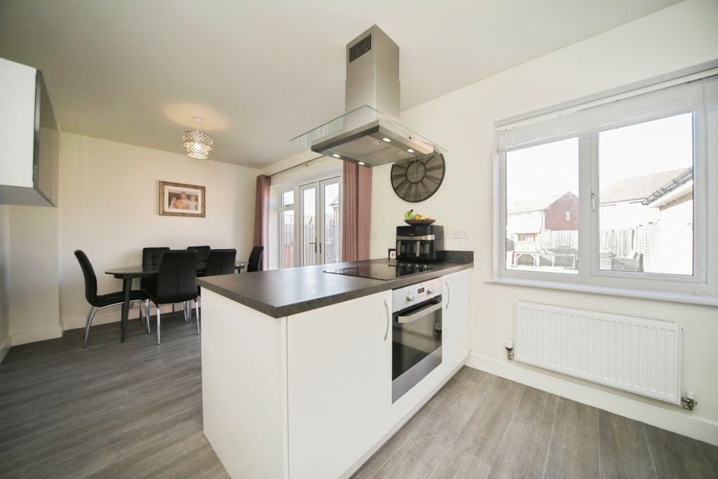 Property photo 2 of 19 Pbox-Img.Jpg