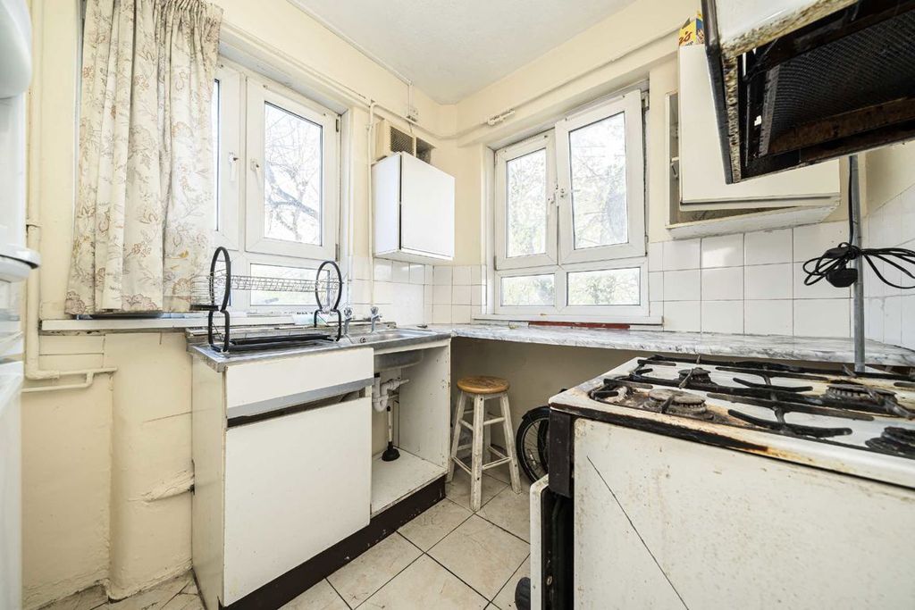 Property photo 2 of 6