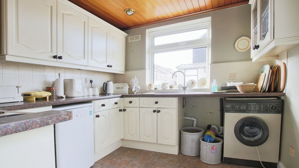 Property photo 3 of 21 3421398