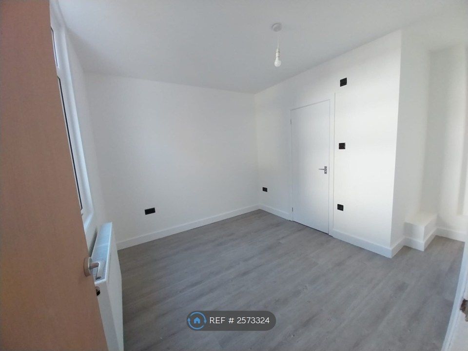 Property photo 1 of 27