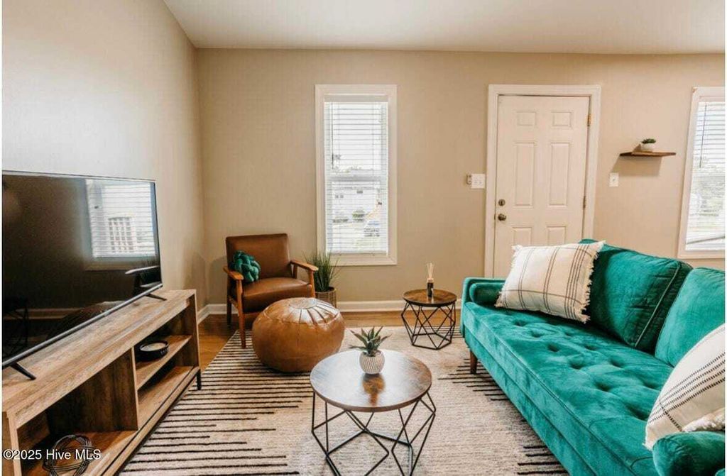 Property photo 3 of 11 <Alttext/>