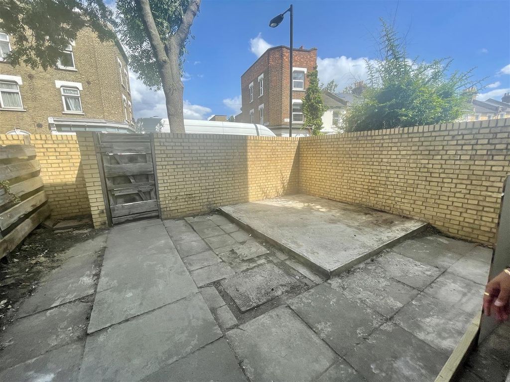 Property photo 3 of 7