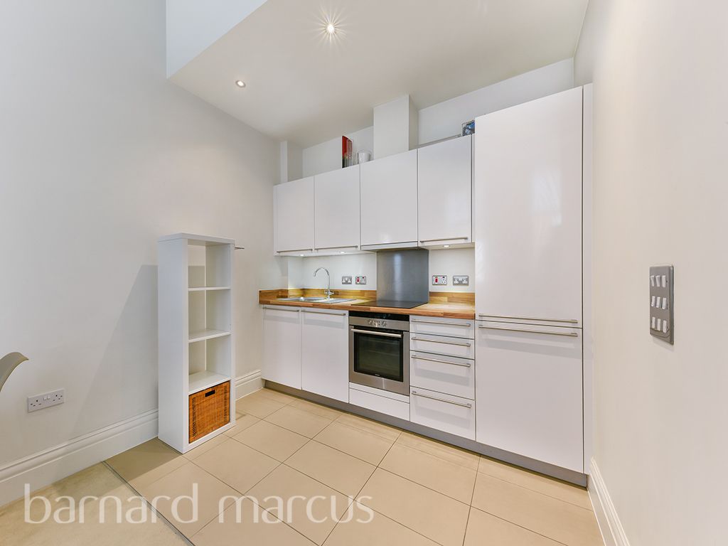 Property photo 3 of 8 Kitchen