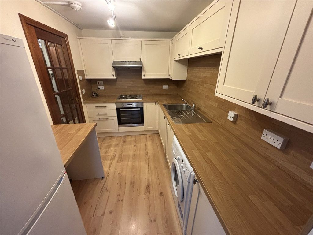 Property photo 3 of 11 Picture No. 10