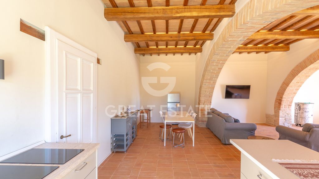 Property photo 3 of 44 Interiors