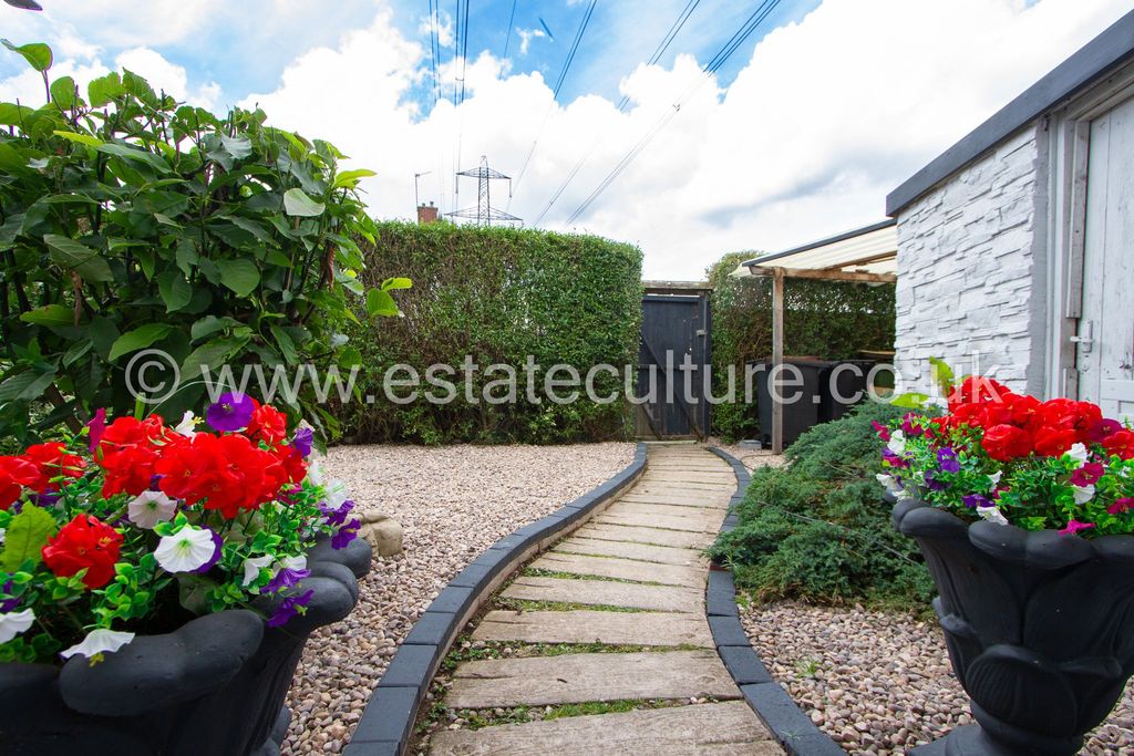 Property photo 3 of 29