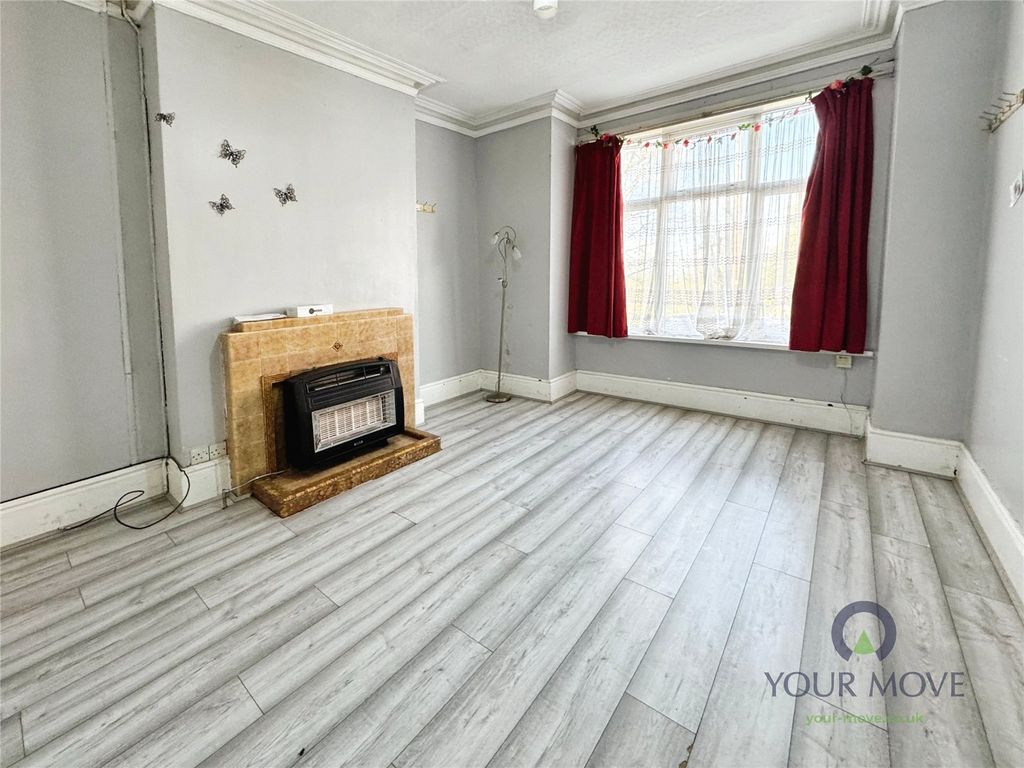 Property photo 3 of 10 Lounge