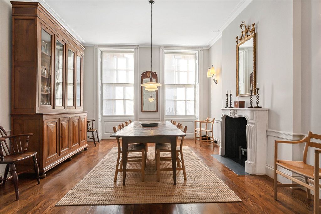 Property photo 3 of 26 Dining Room