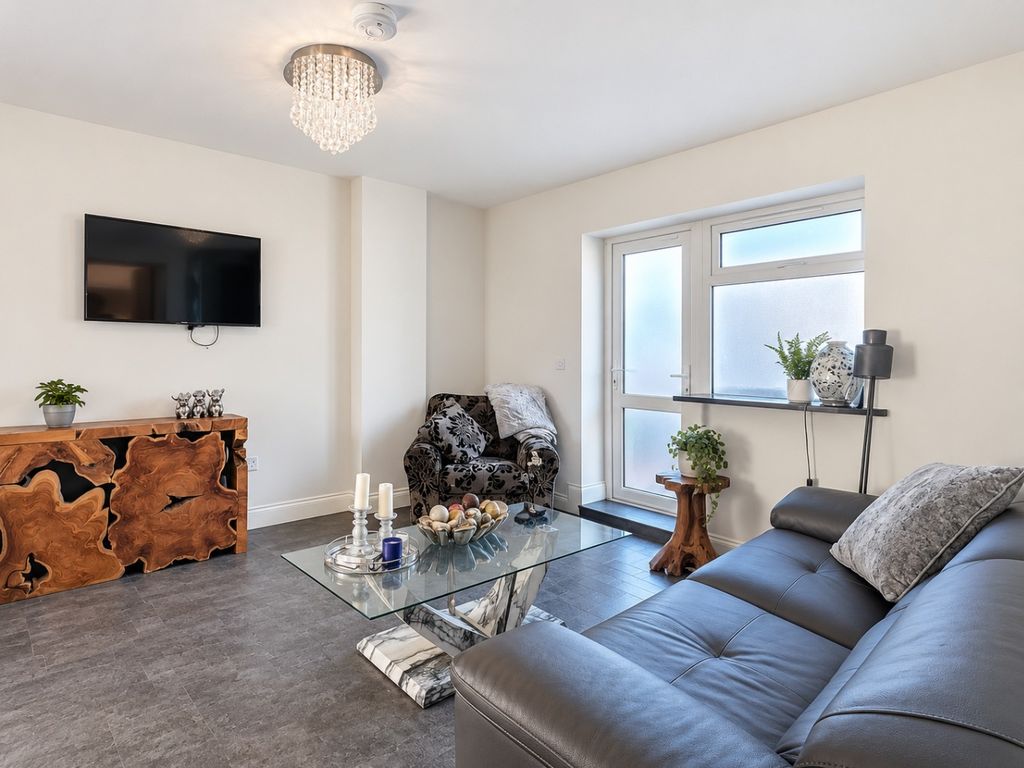 Property photo 2 of 20 4525825