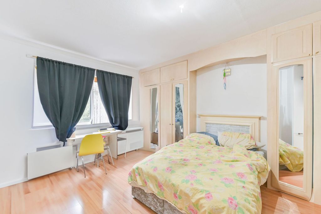 Property photo 2 of 22