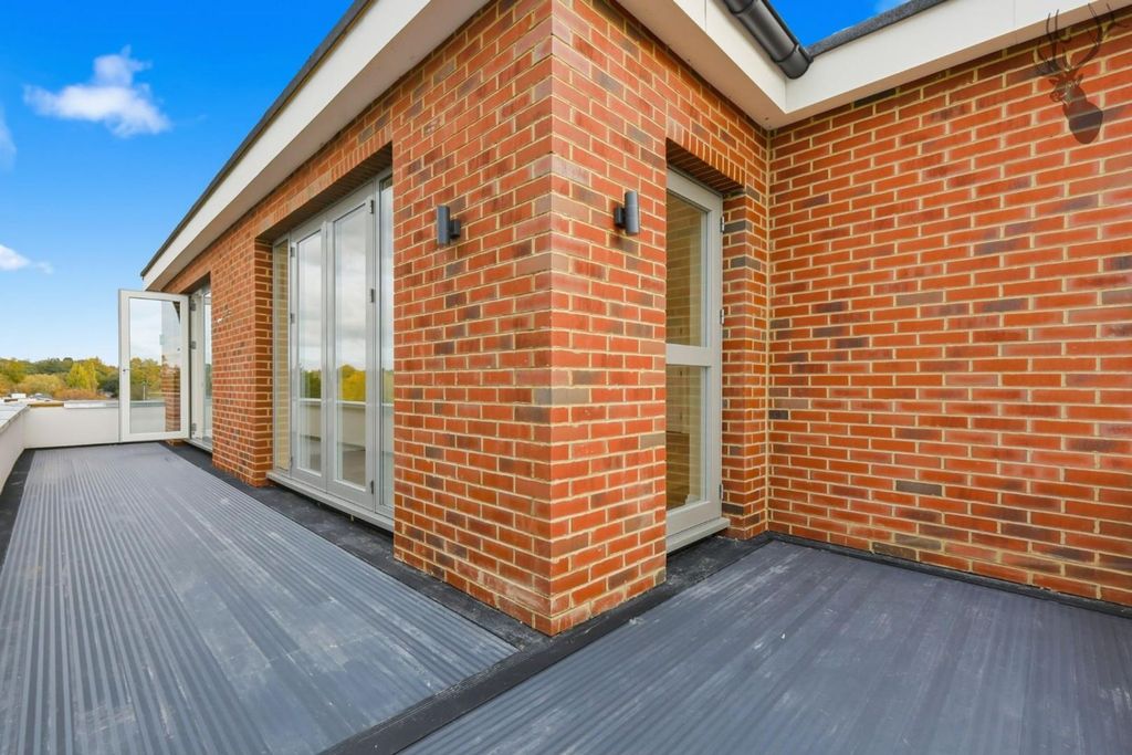 Additional image 12 of 2 bed flat for saleNovella, Chigwell IG7