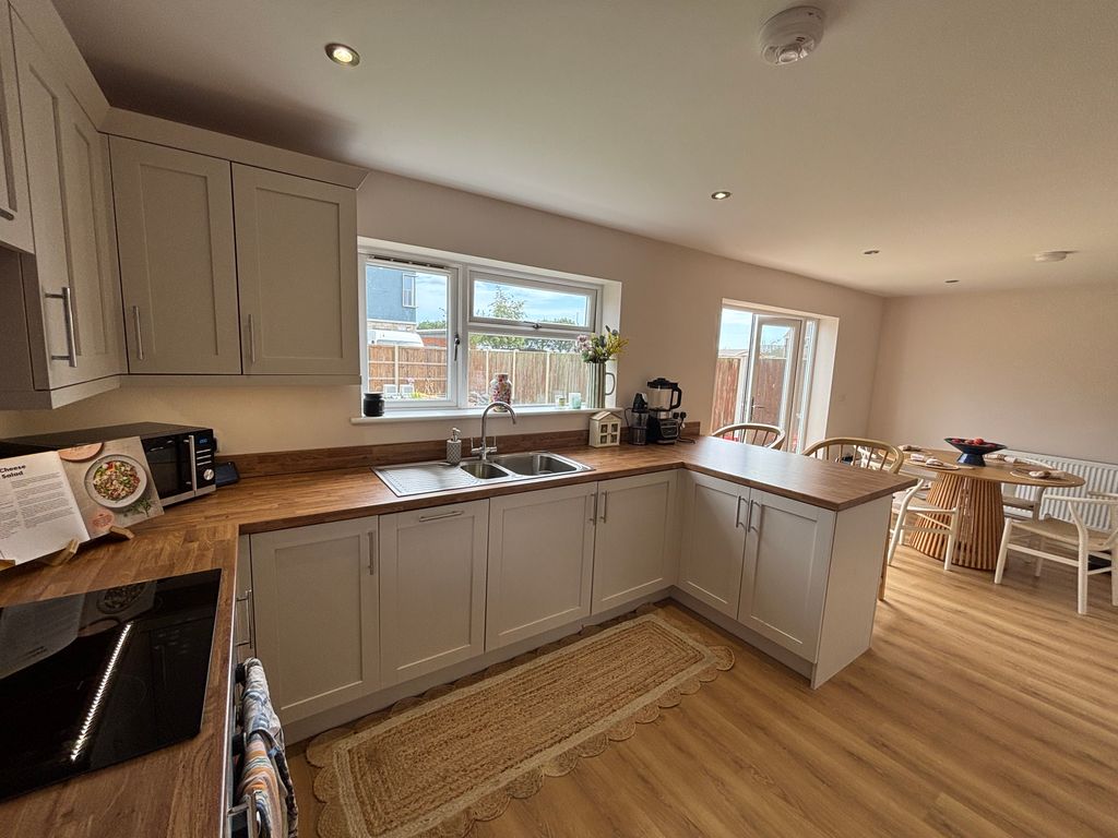 Property photo 3 of 18 Image