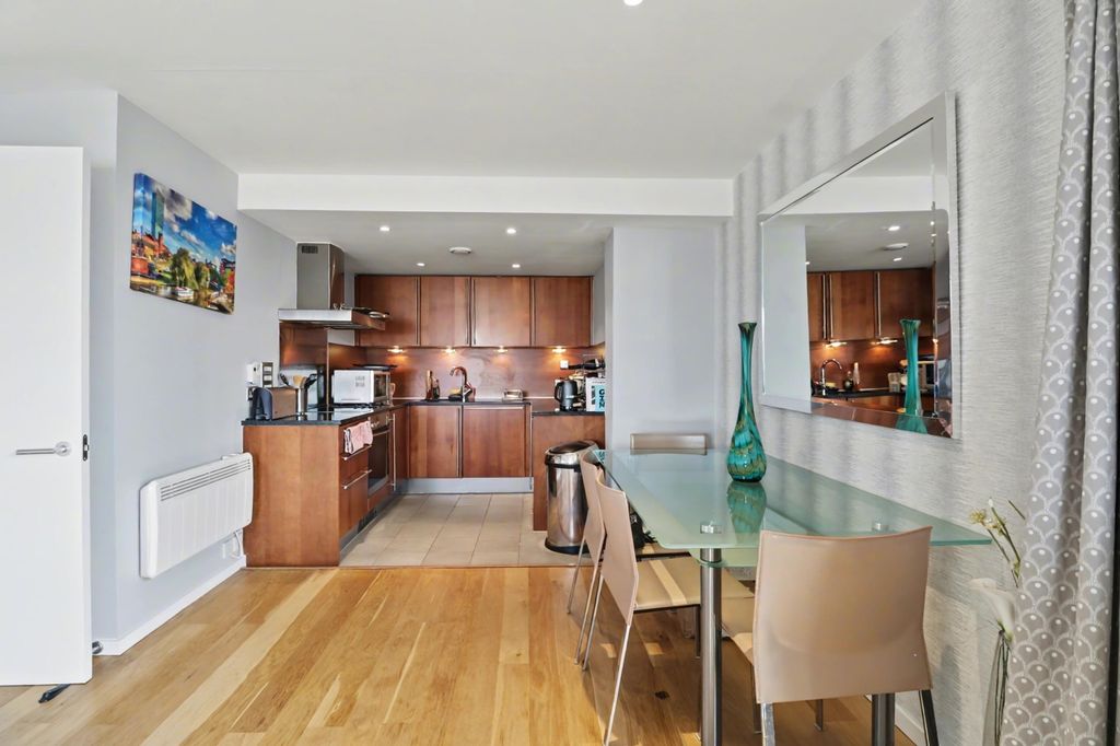 Property photo 3 of 18 Img_3903