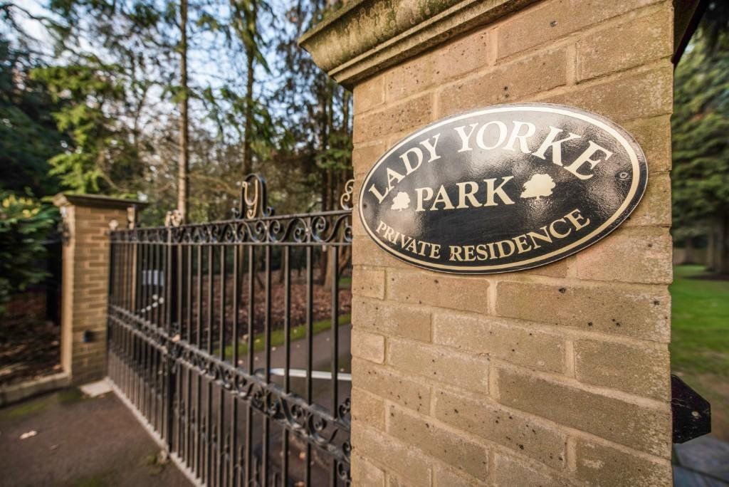 Property photo 3 of 23