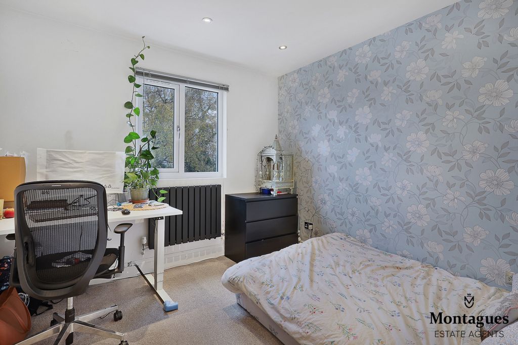Additional image 15 of 2 bed flat for saleHemnall Street, Epping CM16