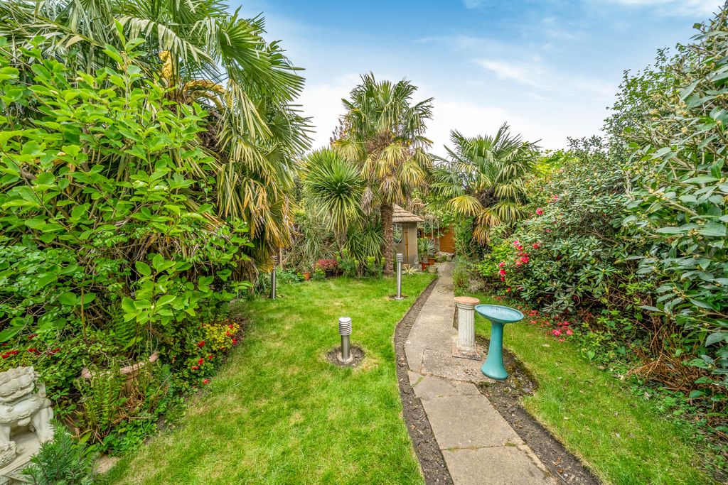 Property photo 2 of 21