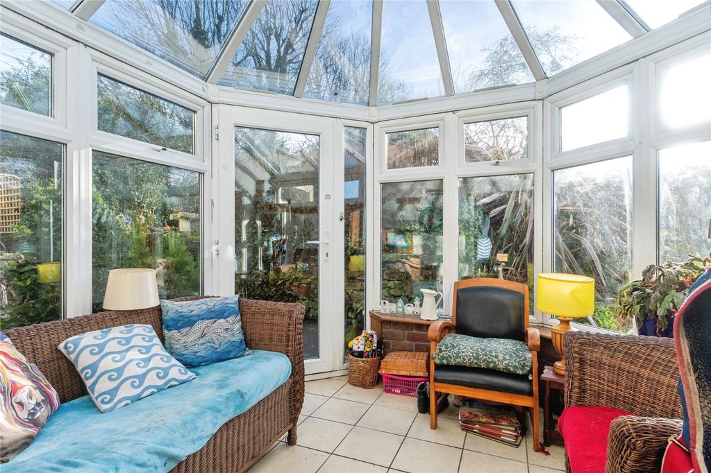 Property photo 3 of 21 Conservatory