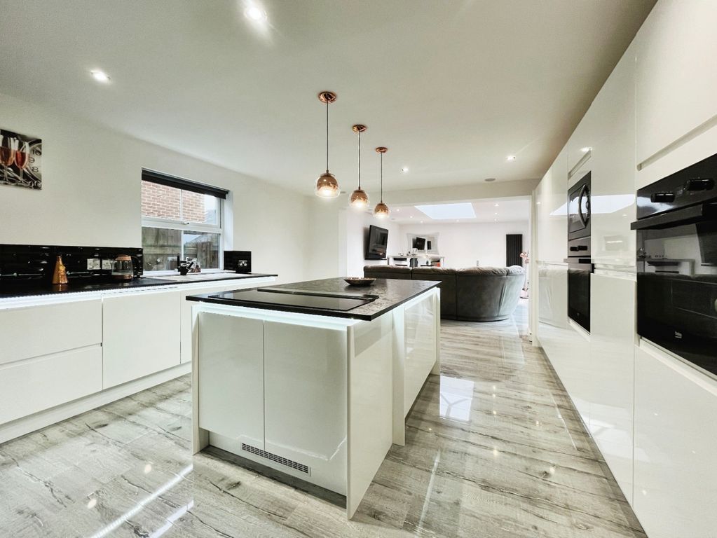 Property photo 2 of 33 3783587