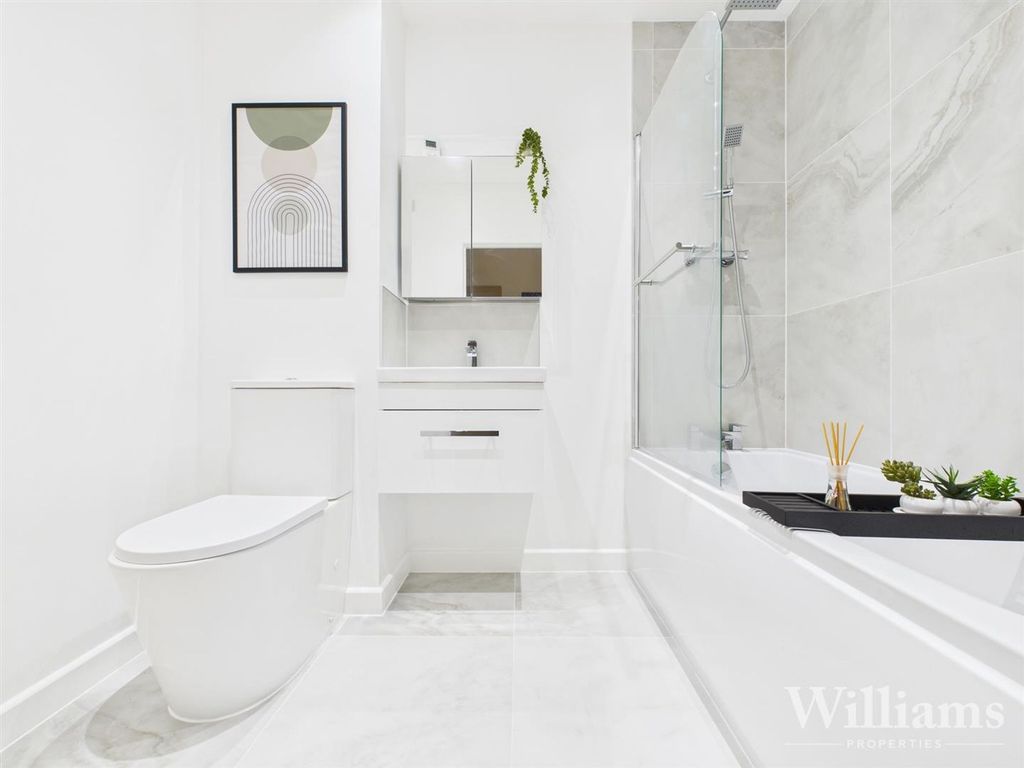 Property photo 2 of 17 Cam02861G0-Pr0531-Still006 - Copy - Copy.Jpg