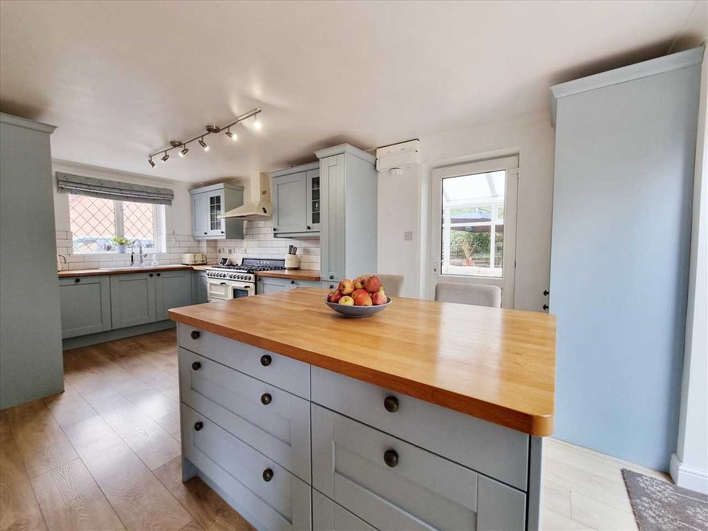 Property photo 2 of 20 Dining Kitchen: